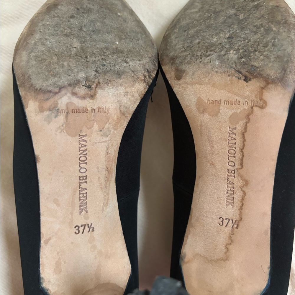 Manolo Blahnik Black Suede Pointed Toe Pumps - Picture 3 of 6